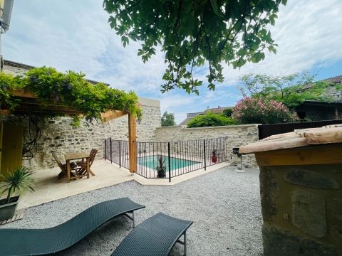 Gîtes Magnolia, gîtes en sud Ardèche avec piscine privée